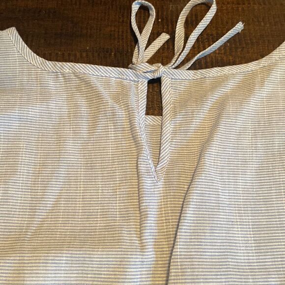 SAKS FIFTH AVENUE Blue & White Pinstripe Embroidered Sleeveless Top Size Large - Picture 4 of 6